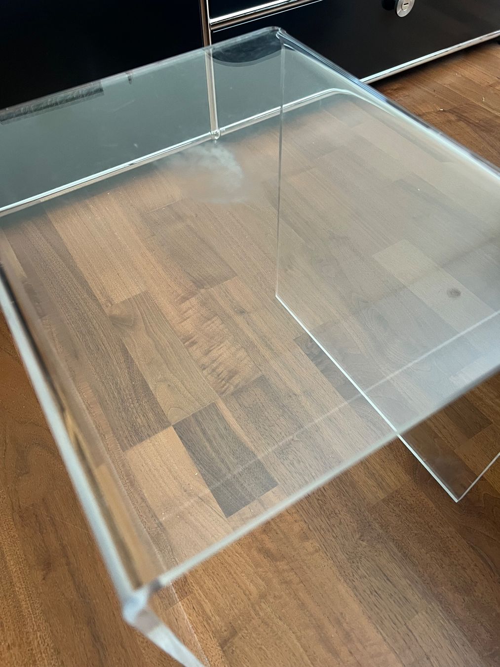 Tavoli: Acryl Plexiglas Beistelltisch Vintage – Usato da Jona venduto da Sariksa 7