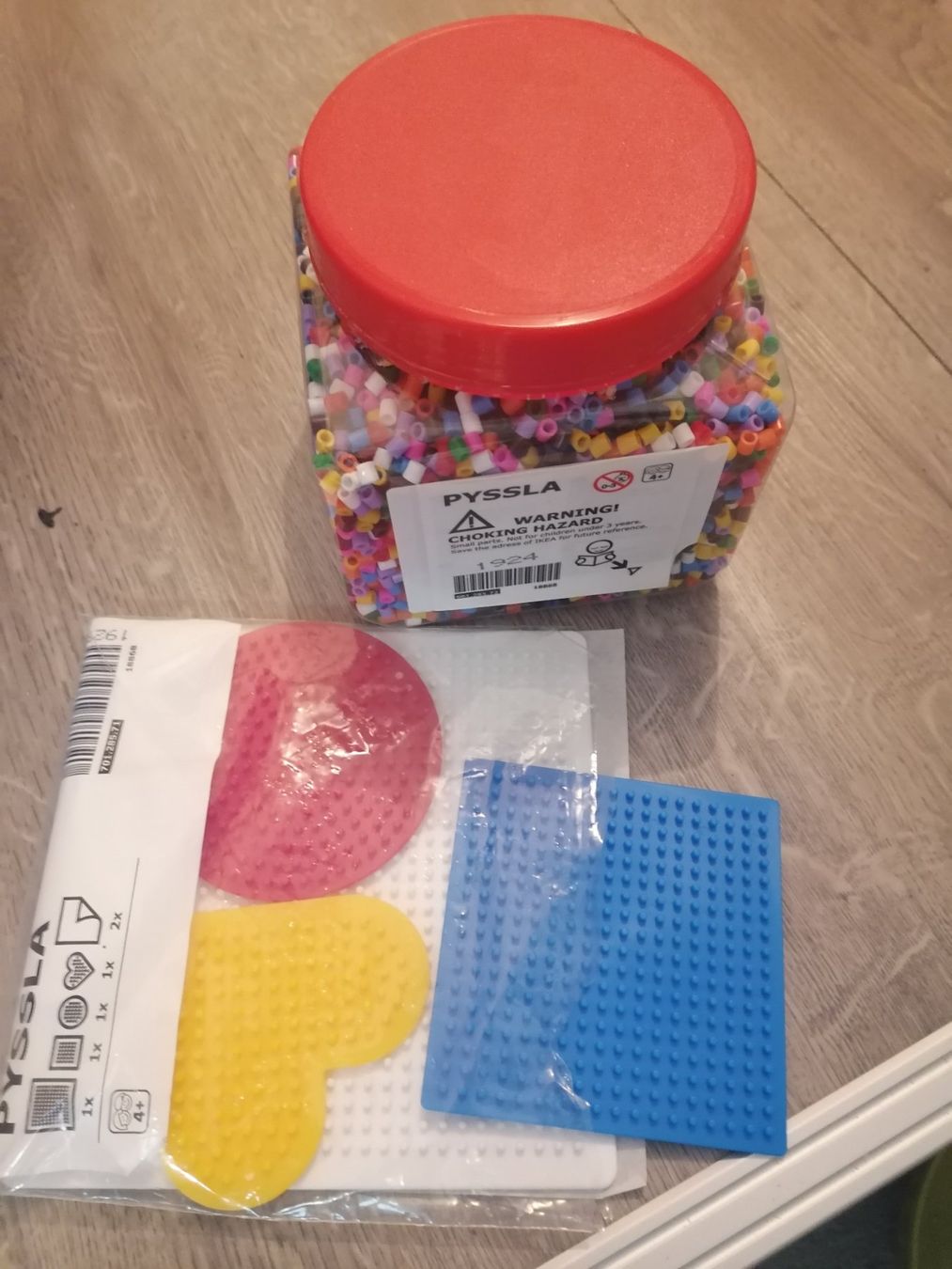 Ikea Giocattoli: Steckperlen IKEA, ungebraucht – Usato da Thalwil venduto da myandine