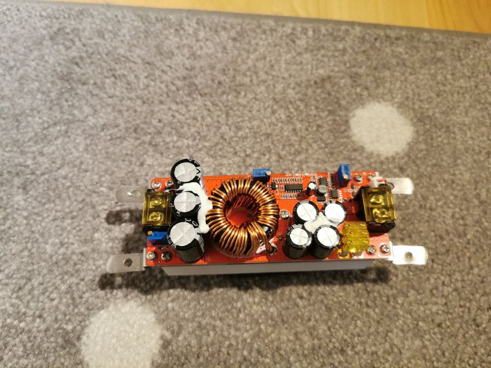 Modulo Boost DC-DC 1500W 30A Convertitore Di Tensione Step-Up 10-60V A 12-97V Con Ventola Intelligente