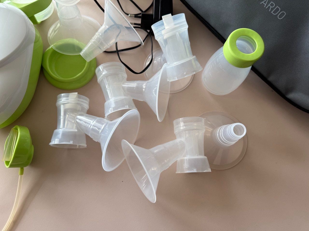Ardo Accessori per l’allattamento: Ardo Calypso Breast Pump - large set + bag – Usato da Genève venduto da igo_8jgk 3