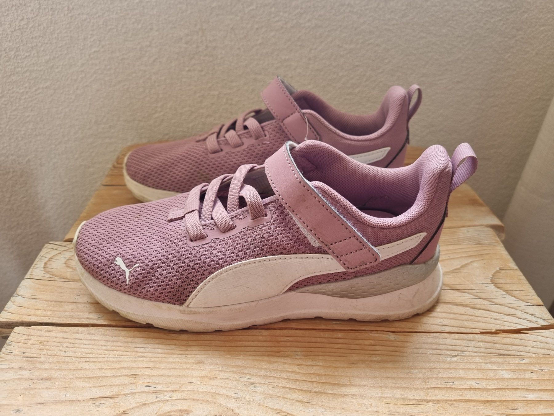 Puma Schuhe für Mädchen: Wenig getragene Puma Sneaker, Gr.33 – Gebraucht aus Jonen von Balzli01 3