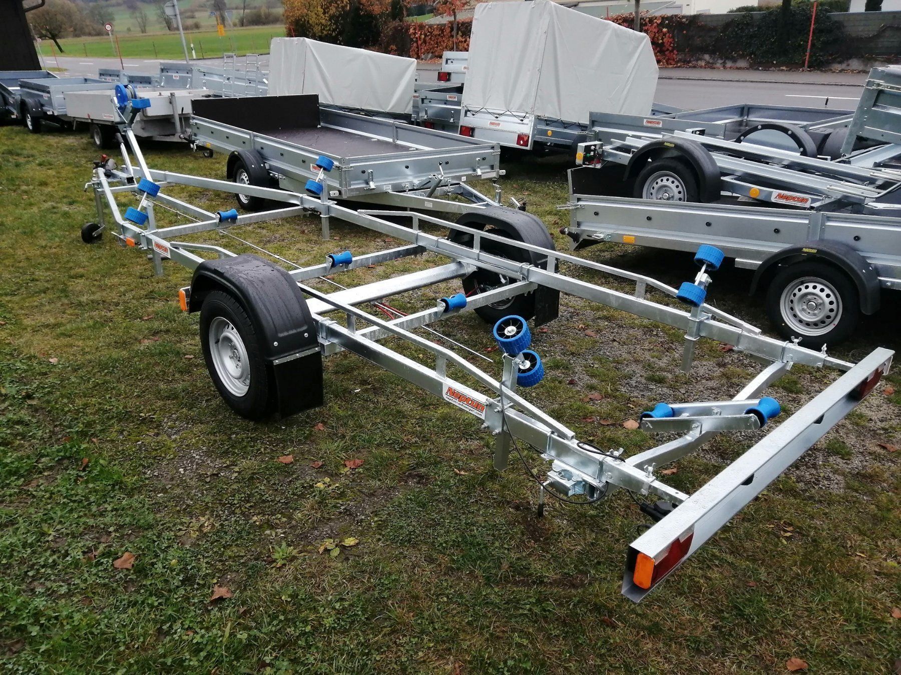 Neptun Rimorchi: Neptun Anhänger Boot GN231 1300kg – Nuovo e nell'imballaggio originale da Morgarten venduto da rad24 1