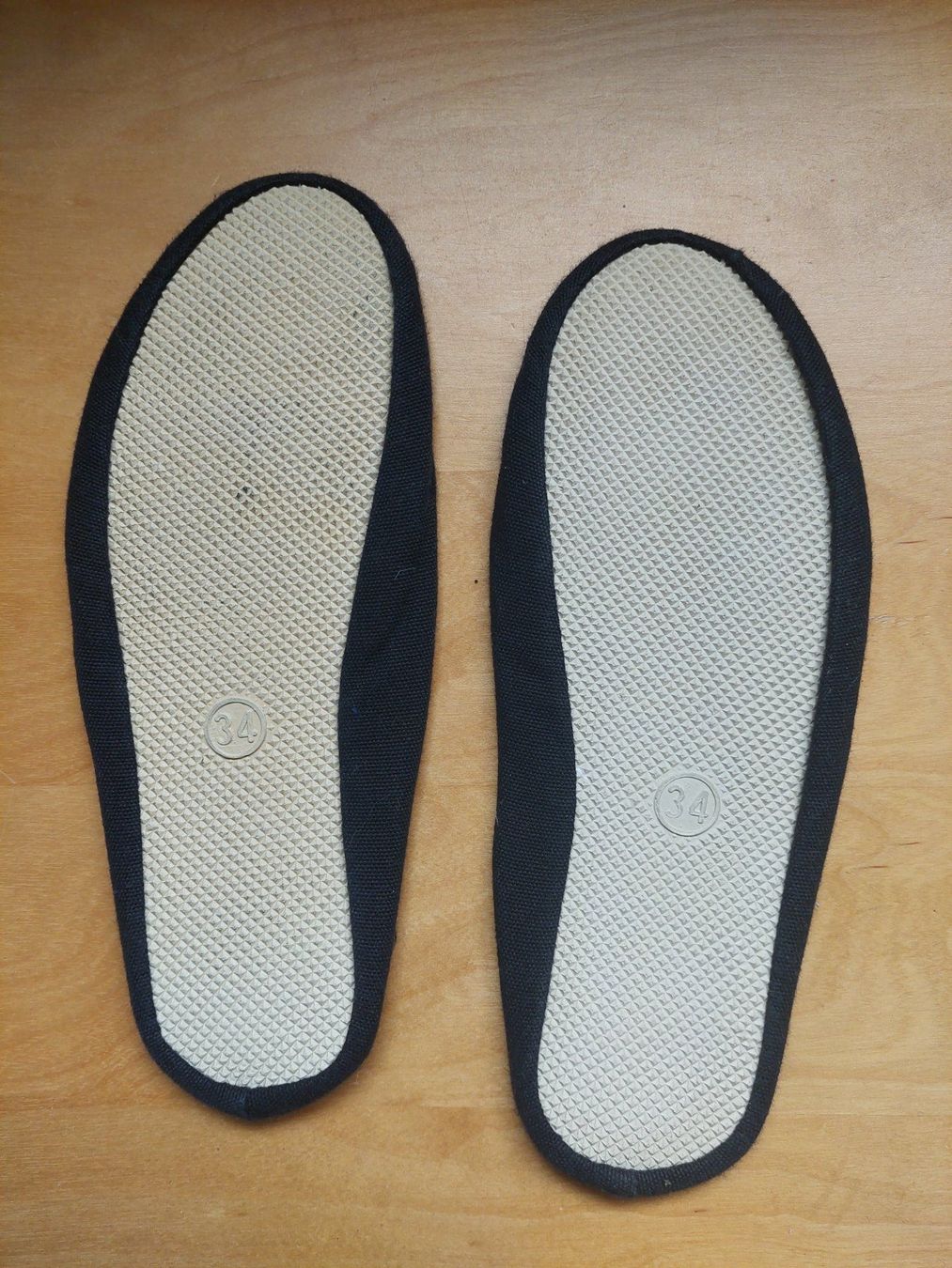 Chaussures garçon: Gymnastikschuhe, schwarz, Gr.34 – D'occasion à Sarnen par Goldesel 2