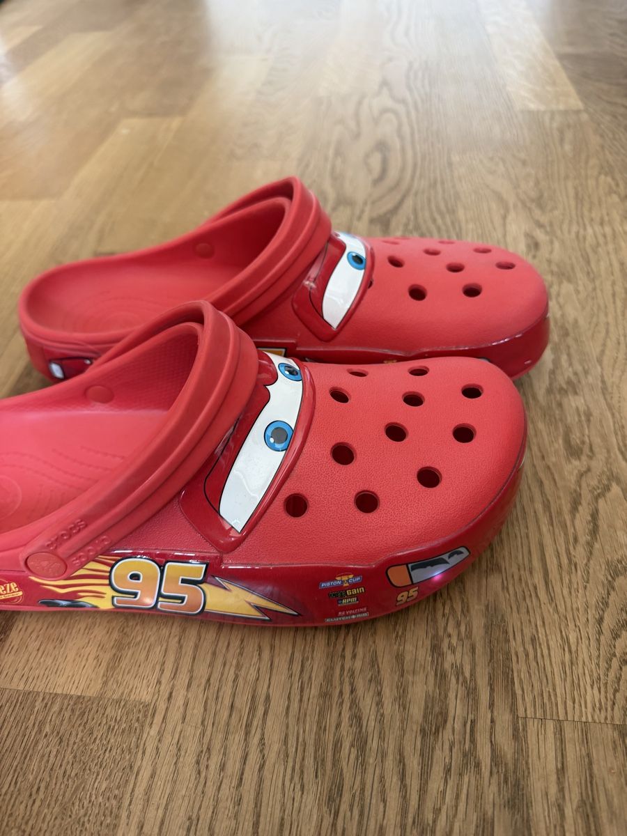 Chaussures hommes: Crocs Lightning McQueen Grösse Brand neu – Neuf (Voir description) à Bassersdorf par Joe_56lh 6