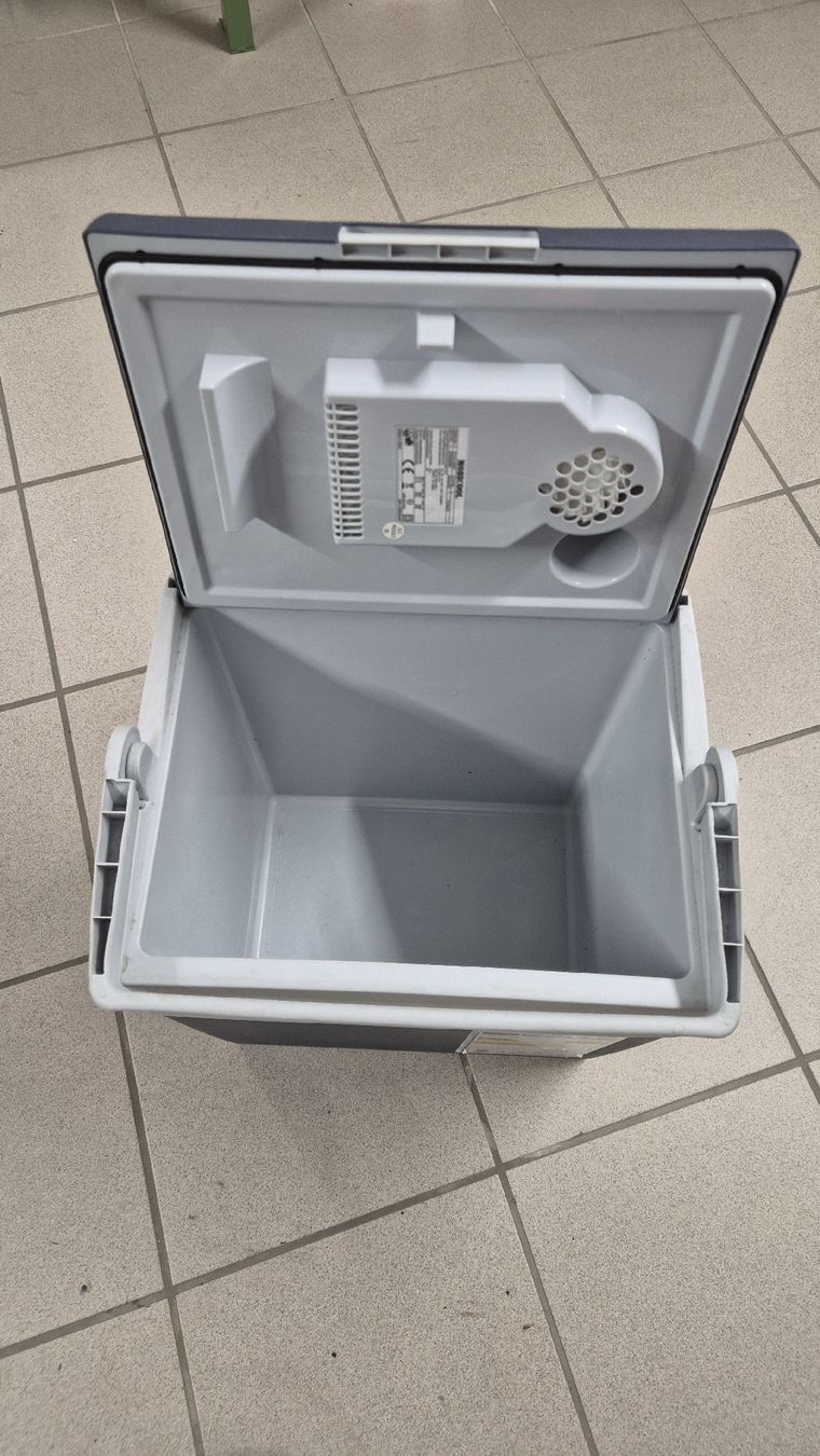 Mobicool Frigoriferi & Refrigeratori: kühlbox mit stromanschluss – Usato da Tagelswangen venduto da mar_pzh7 2