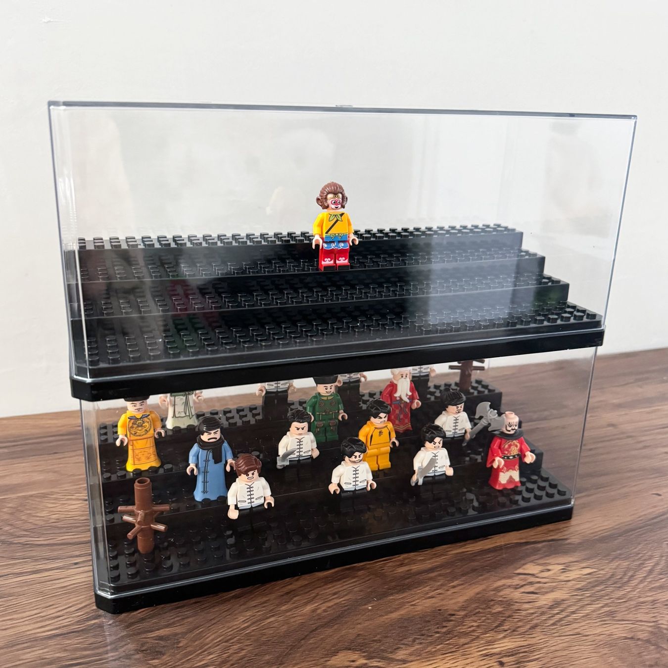 Lego Kit di costruzioni: Large 4 step - Lego Minifigure Display Case Only - 3 stk – Nuovo (secondo la descrizione) da Glattbrugg venduto da har_jgc7 1