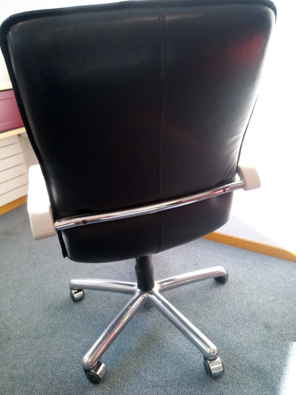 Girsberger Stühle: Bürodrehstuhl Girsberger – Gebraucht aus St. Gallen von Hinterberg 3