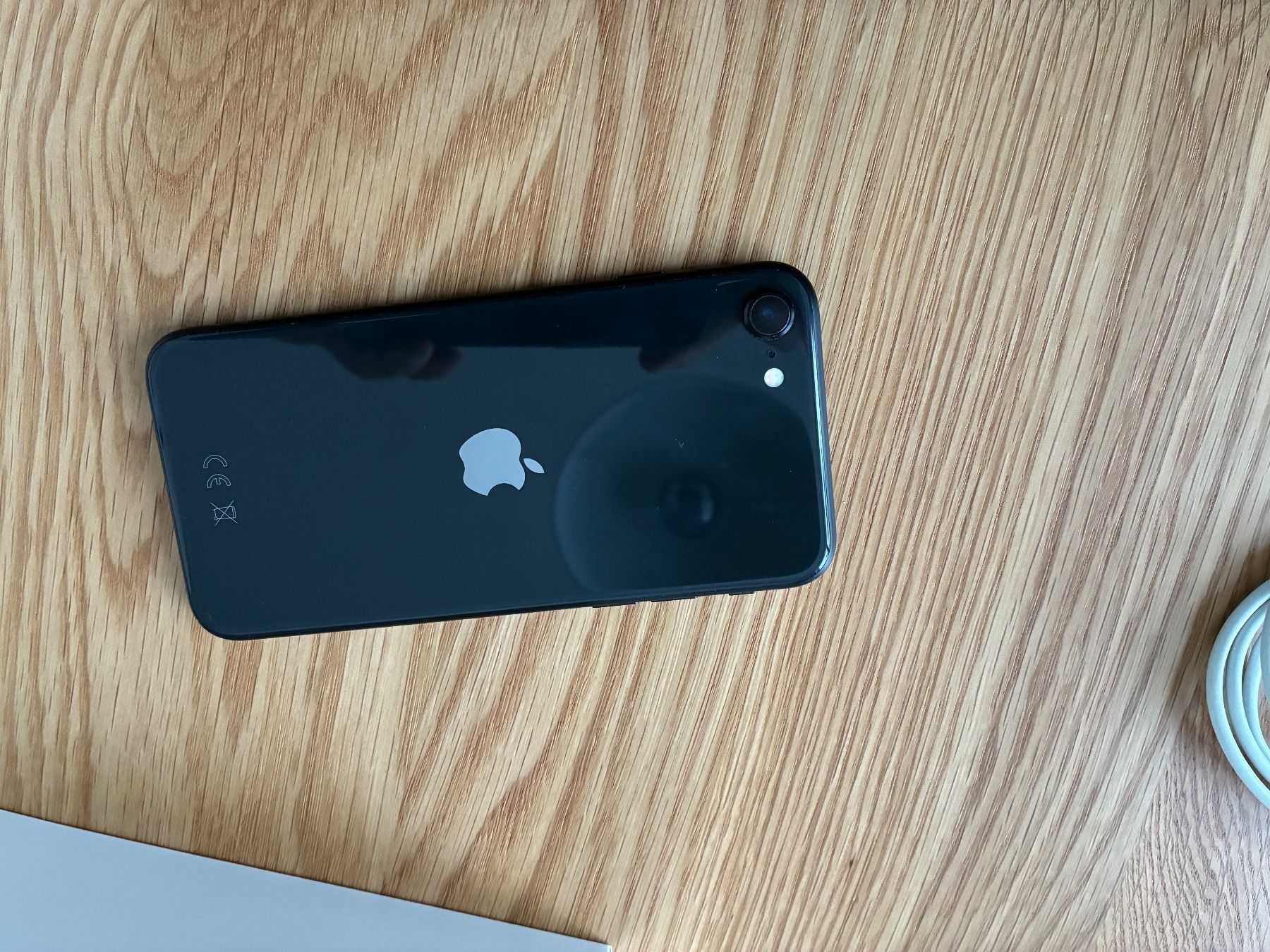 Apple Telefoni cellulari / Smartphones: iPhone SE – Usato da Winterthur venduto da lan_ykj8 4