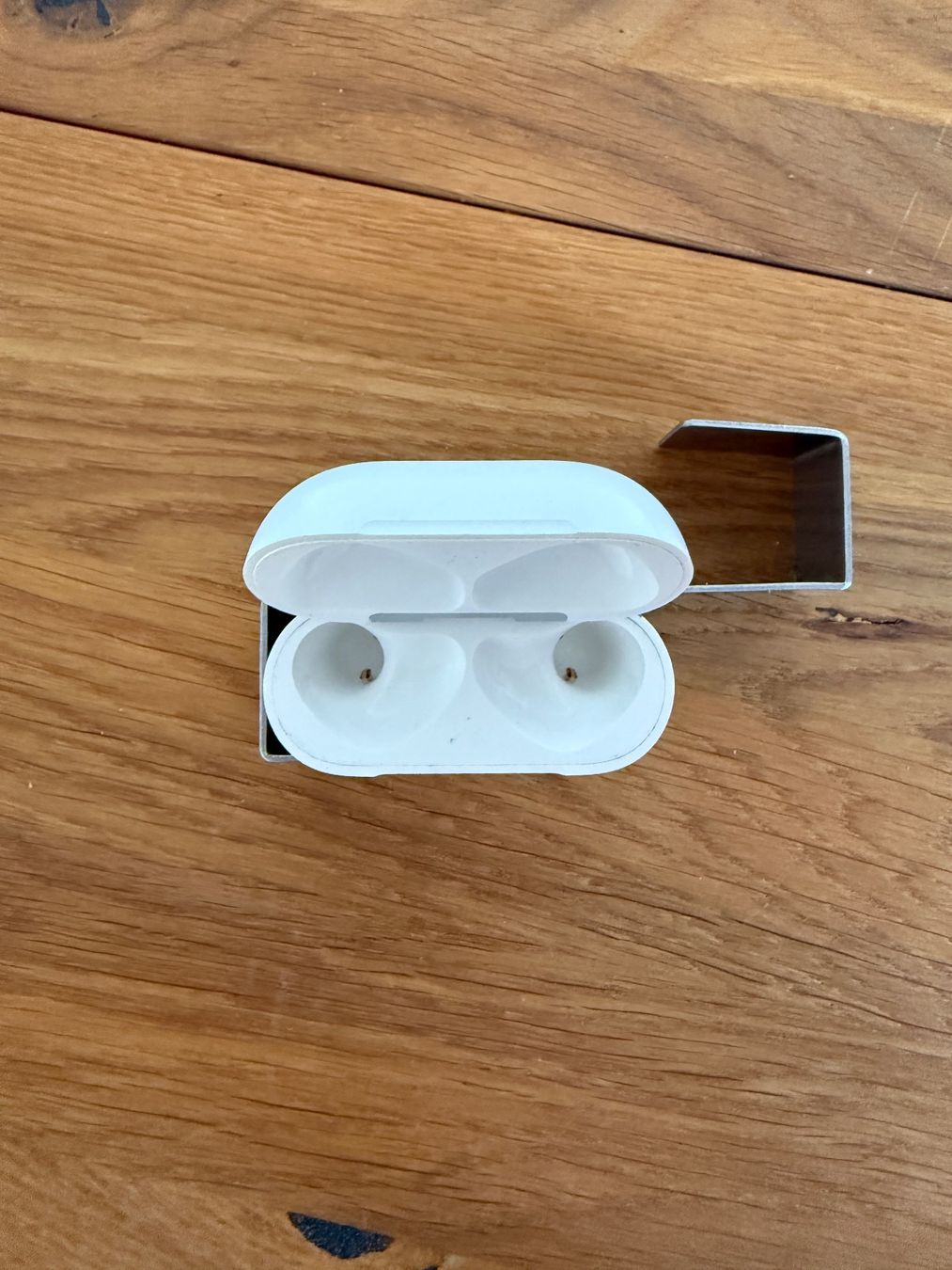 Apple Casques audio: APPLE AirPods 4 Charging Case – D'occasion à Lausanne par Nine1982 1
