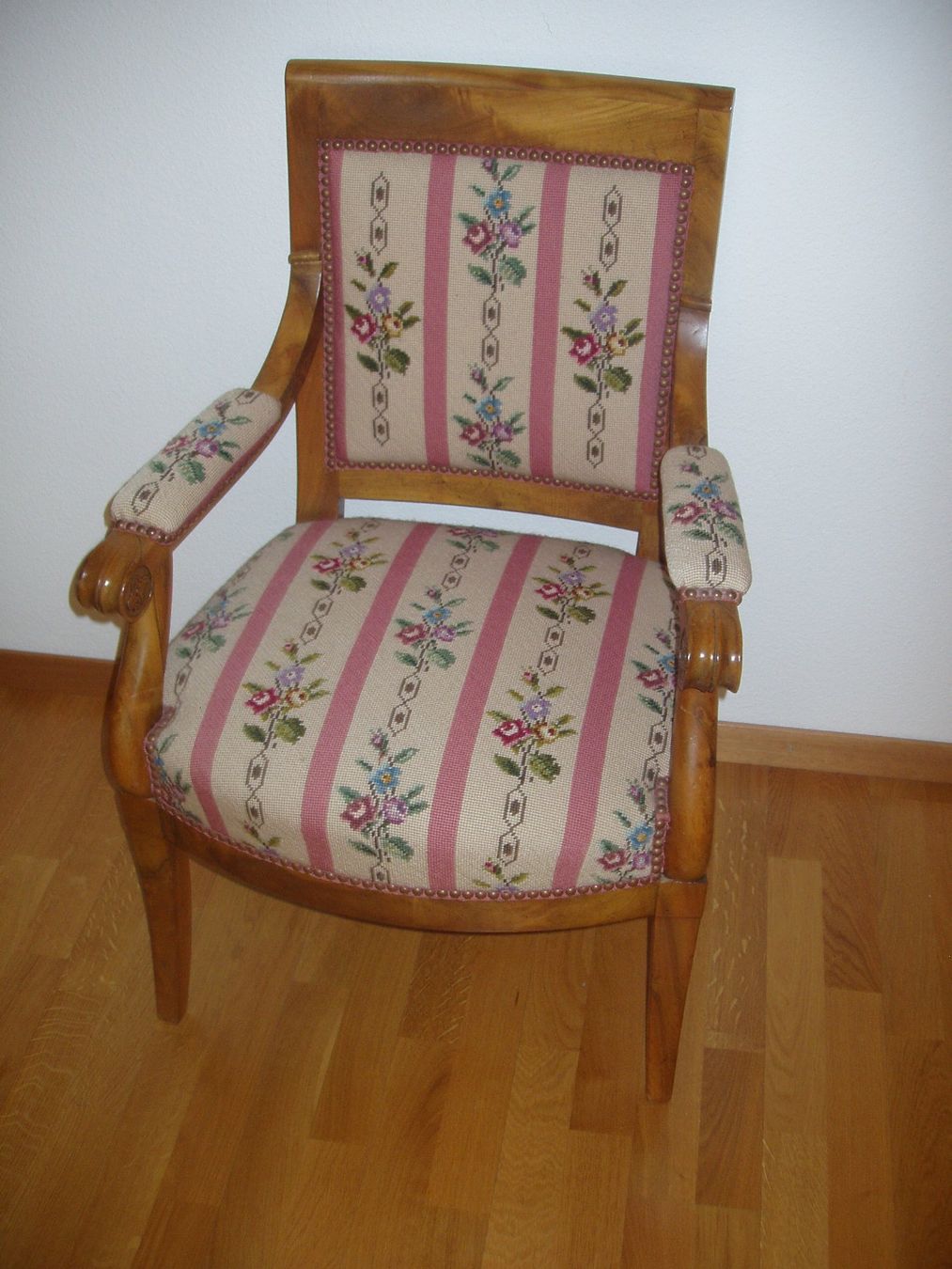 Poltrone: Biedermeier Gobelin Sessel – Usato da Zürich venduto da Tiffanyboris