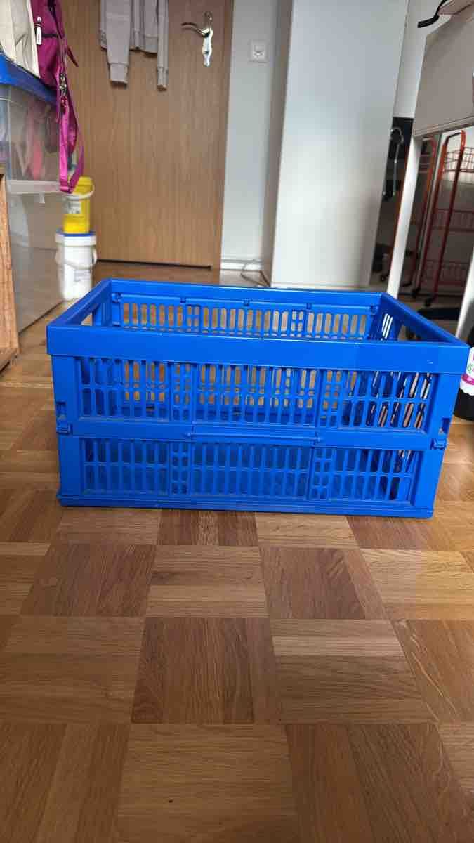 Velos: Blue folding crate – Gebraucht aus Thalwil von Maricortin