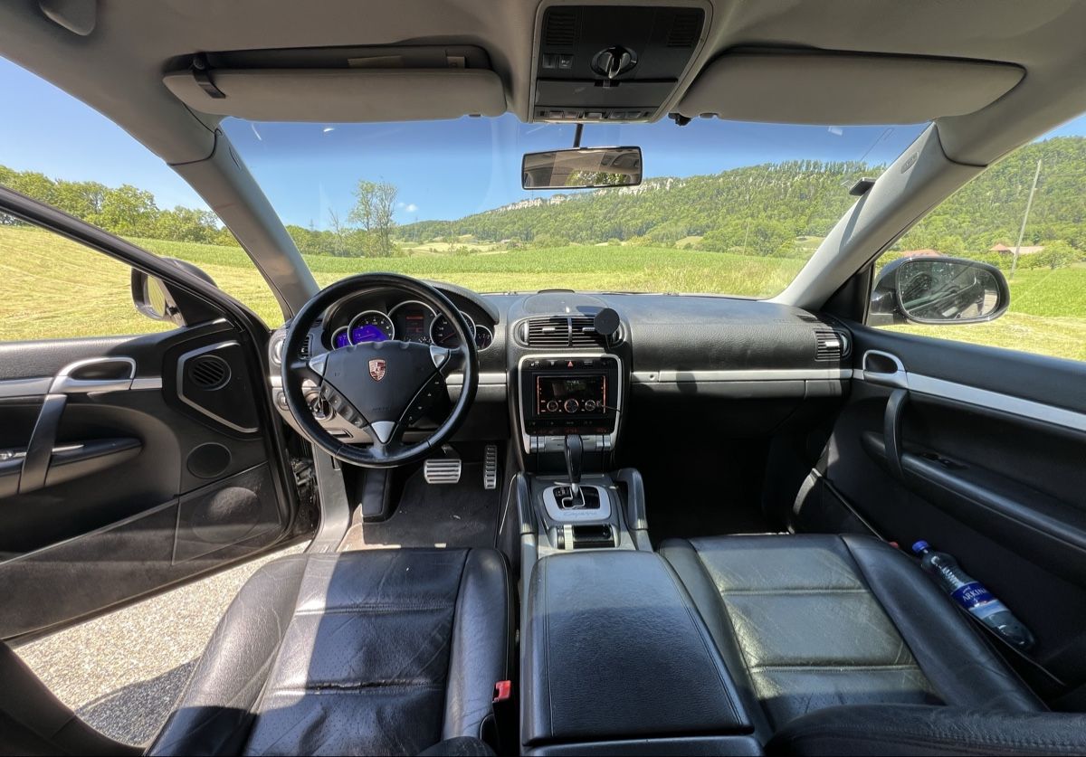 Porsche Automobili: Porsche Cayenne S ab MFK 03.25 – Usato da Riedholz venduto da Kultcars 1