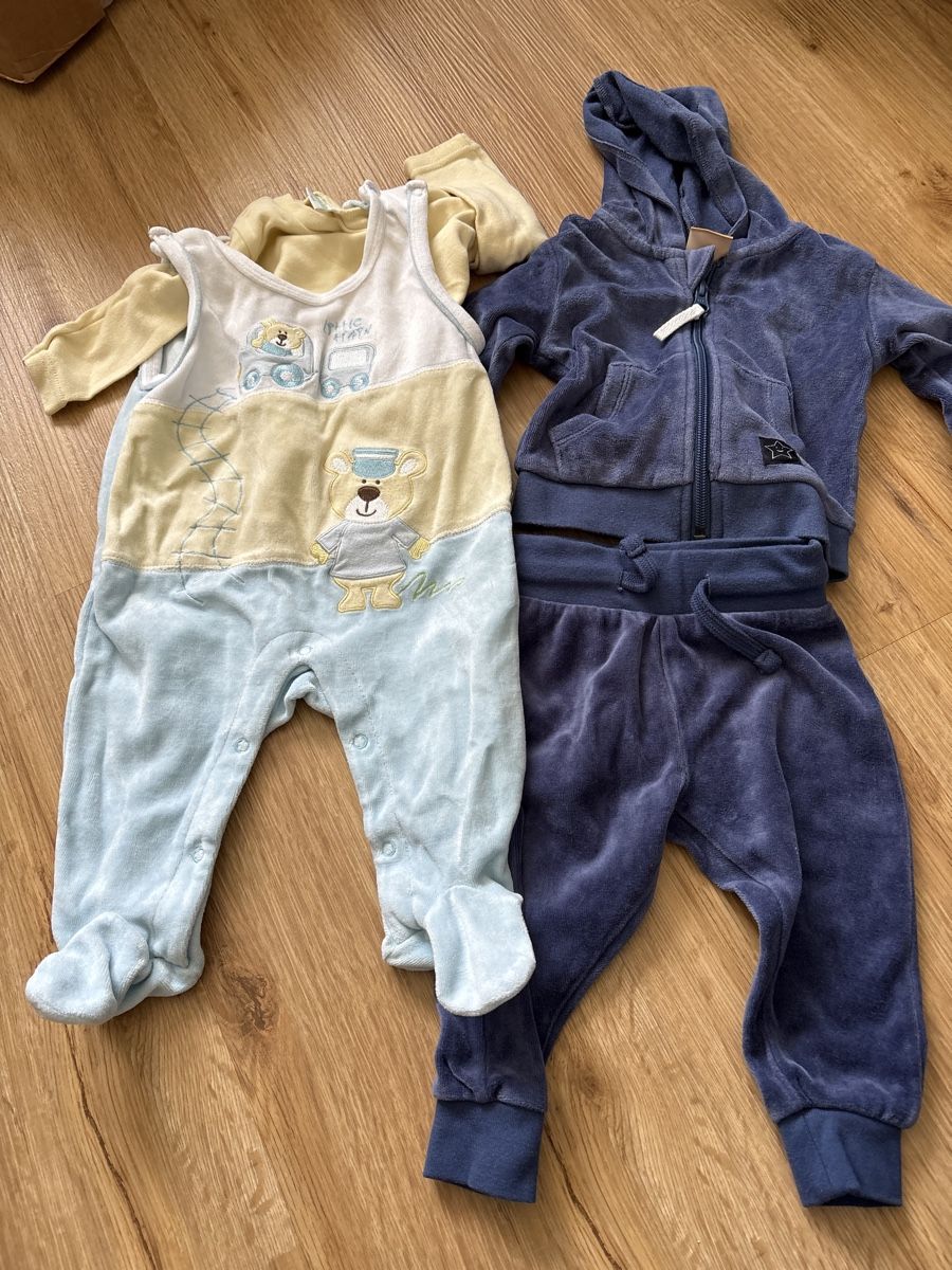Ensembles coordonnés: Strampler /Trainer 68 Baby – D'occasion à Chur par copino