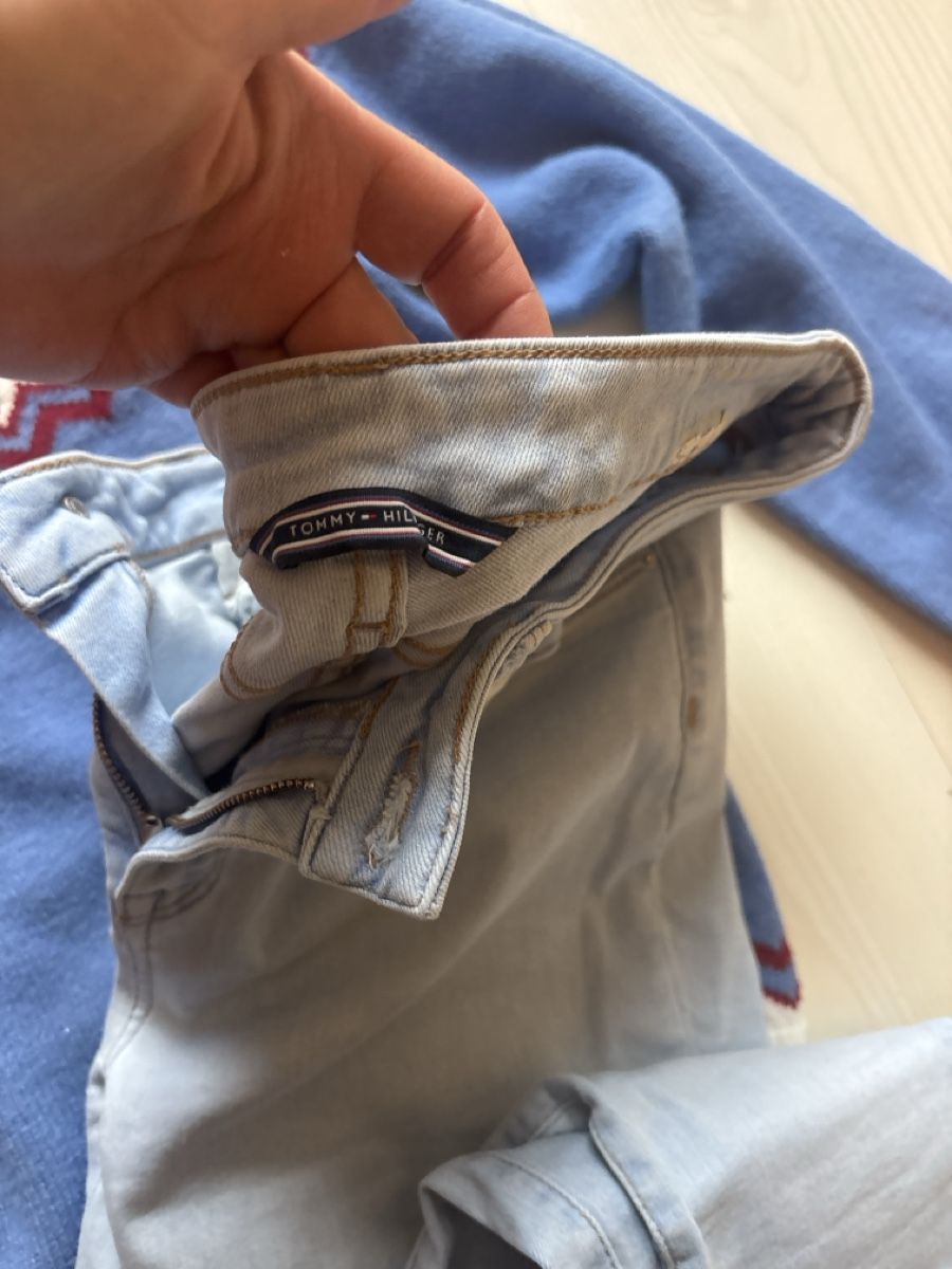 Tommy Hilfiger Lotti di vestiti: Pulli und Hilfiger Jeans – Usato da Ipsach venduto da Wn20133 2