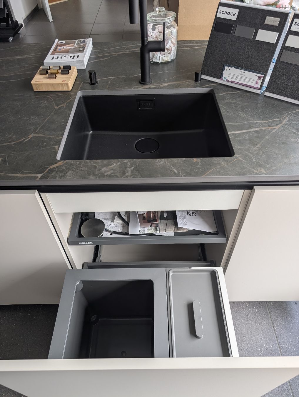 Cucine complete: Ausstellungsküche  – Nuovo (secondo la descrizione) da Oetwil am See venduto da kueche8618 6