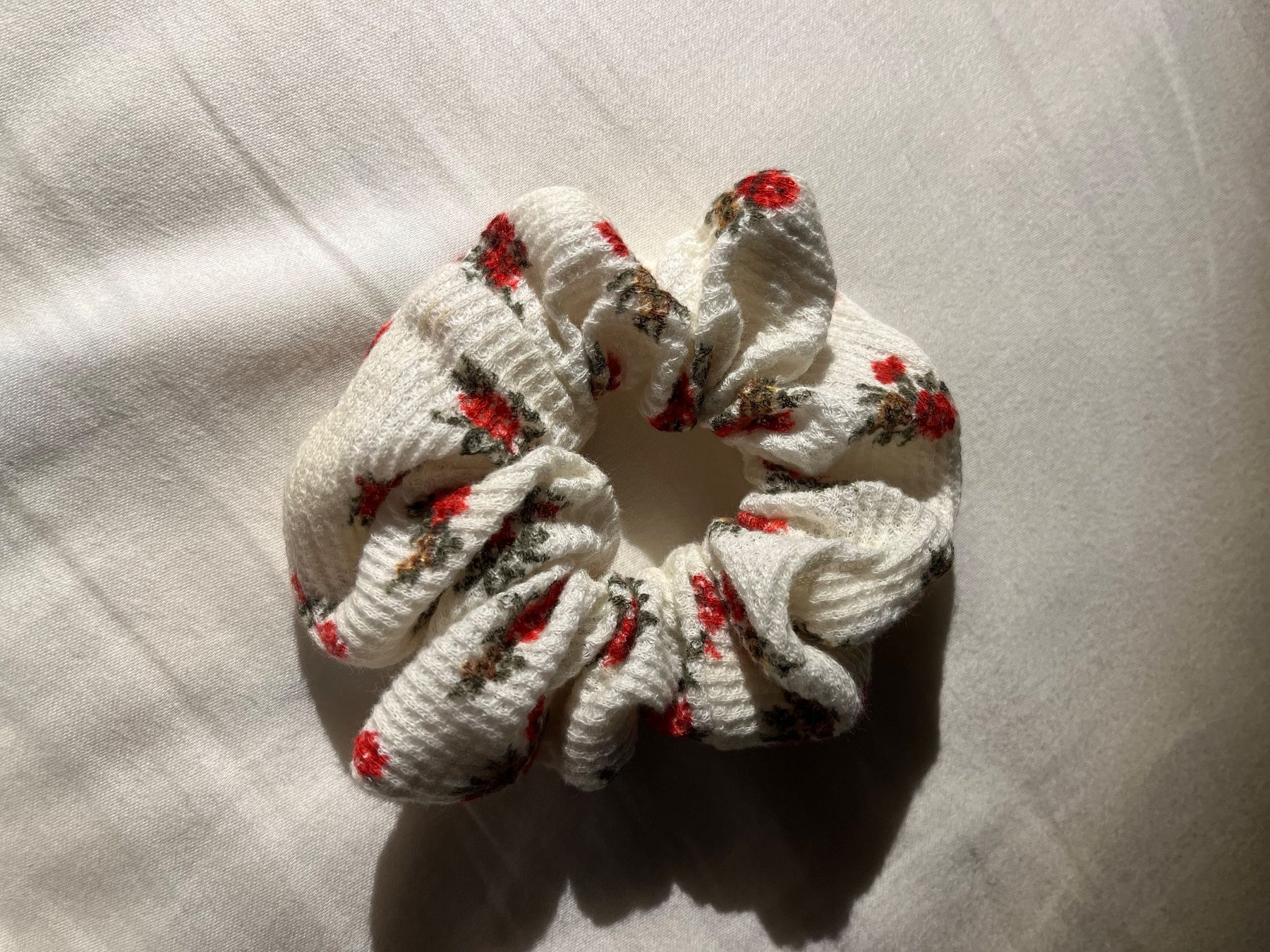 Brandy Melville Accessori per capelli: Haargummi Scrunchie Brandy Melville – Usato da Bern venduto da nat_j85k