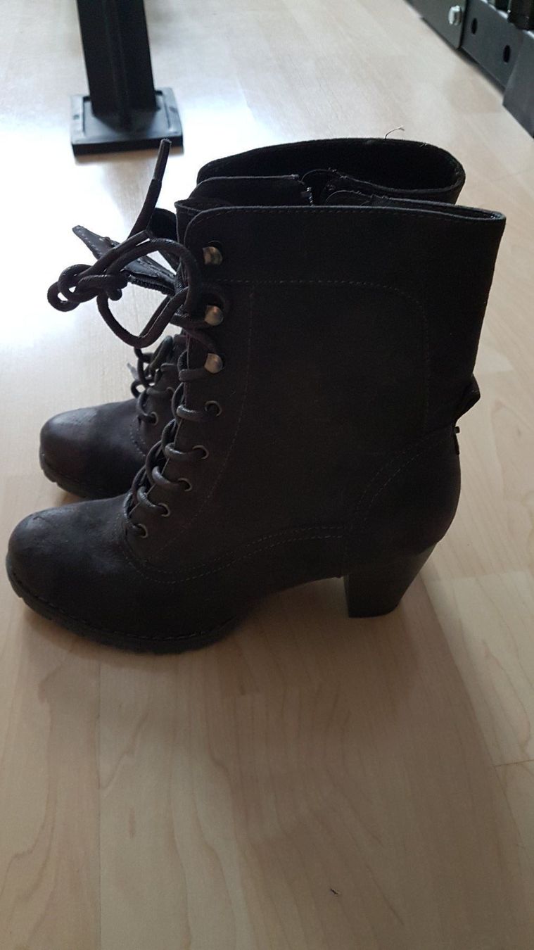 Scarpe da donna: Stiefelette dunkelgrau Gr. 39 NEU – Nuovo (secondo la descrizione) da Winterthur venduto da Dream_of