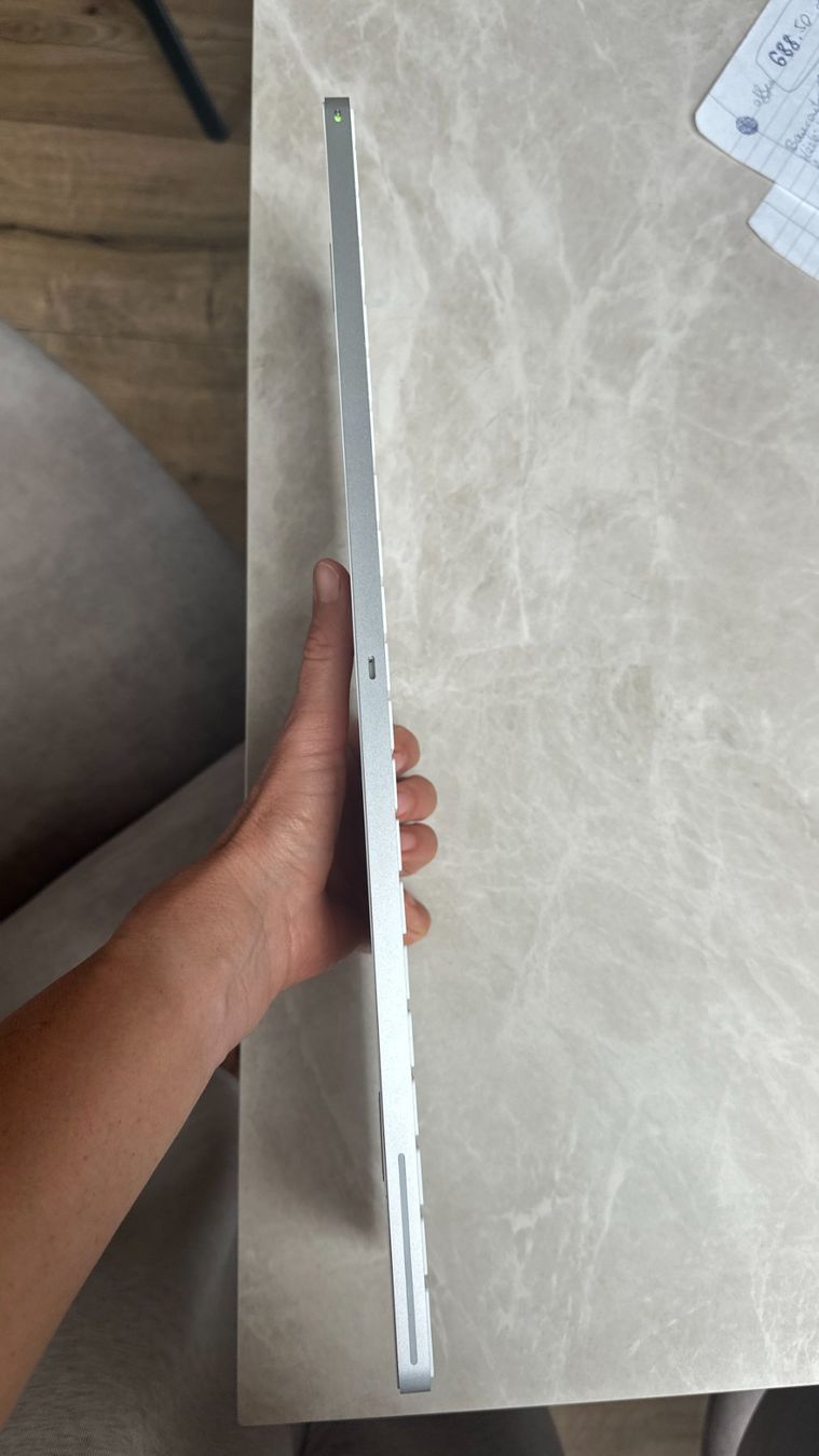Apple Tastiere: Apple Magic Keyboard mit Touch ID & Ziffernblock – CH Layout – Usato da Schwarzenberg LU venduto da Anita_Castelli 2