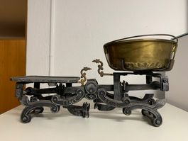 Antike Gusseisenwaage 5kg inkl. Gewichten