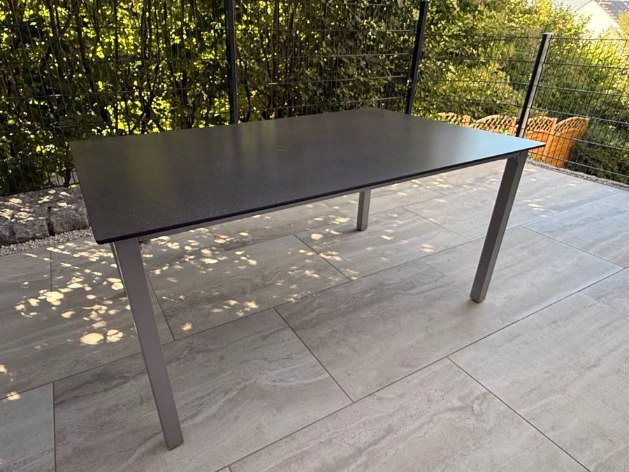 Tables: Gartentisch anthrazit / 160x100 cm – D'occasion à Wetzikon ZH par sydney_77