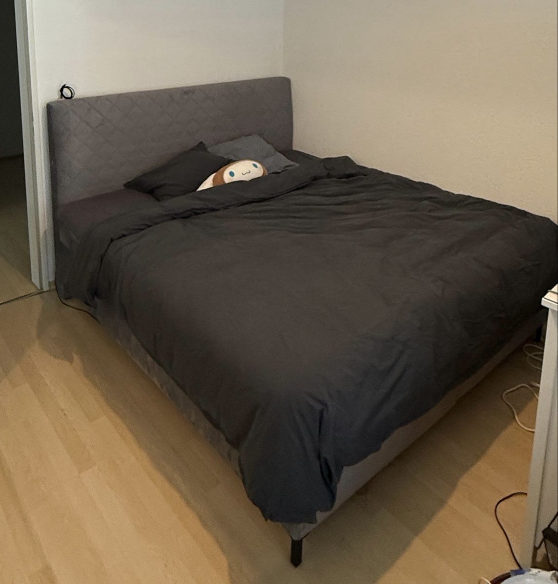 Letti: Sehr bequemes Boxspringbett, grau, 180x200 – Usato da Zürich venduto da fri_m8f5