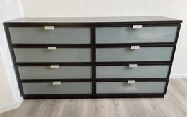 Kommodenschrank mit Glasfronten