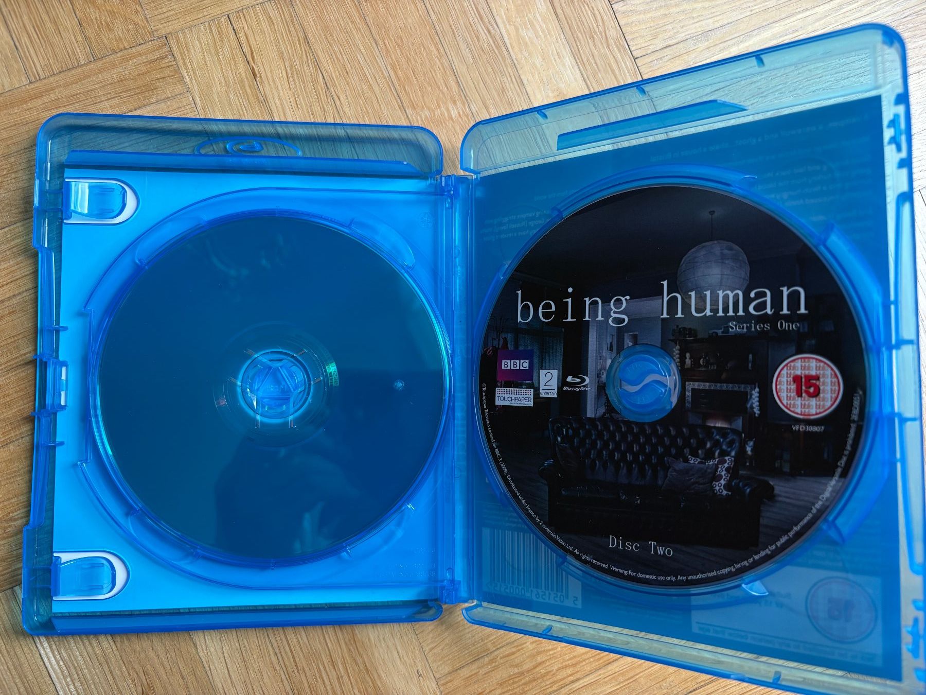 Tous les DVDs: Being Human - Complete First and Second Season - Blu-ray – D'occasion à Zürich par Malcom 3