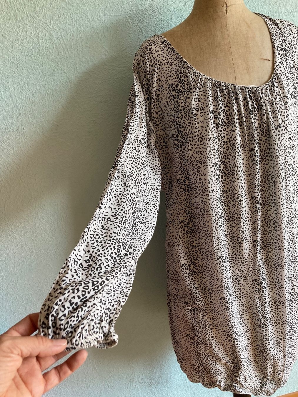 Tuniche: Robe / tunique blanche imprimé léopard – Usato da Genève venduto da ct_fqr8 1