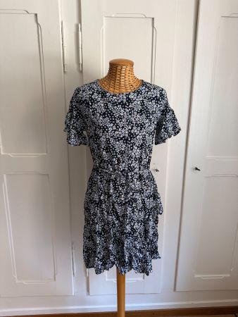 Kleidchen blau geblümt 38