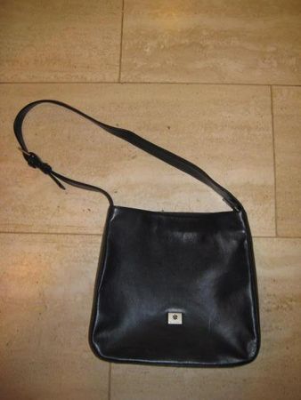 dunkelblaue Ledertasche