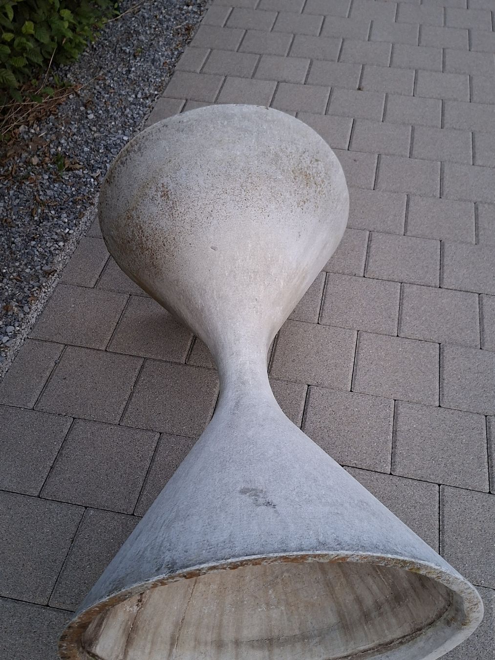 Eternit Vasi per fiori: Willy Guhl Eternit Blumenspindel – Usato da Ganterschwil venduto da HeidiuPeter 3
