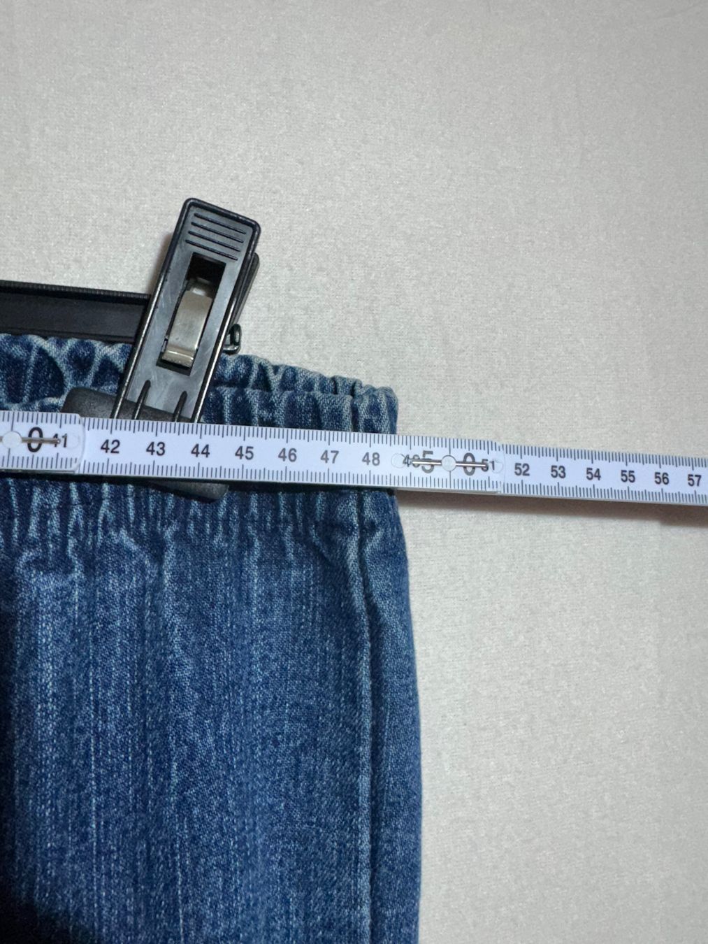 Jeans: Blaue Jeans mit Gummizug – Usato da Grosswangen venduto da SALE_SALE_SALE 4