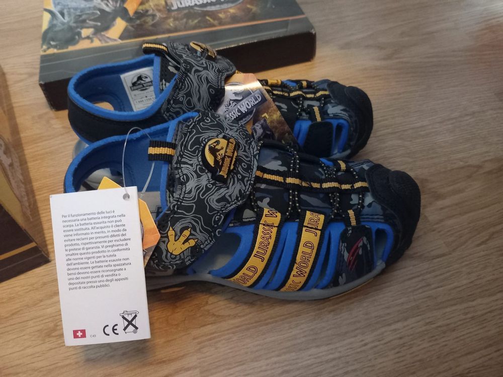 IQYU Dinosaurier Sandalen Für Kinder - Rutschfeste PVC Strandschuhe Größe 31