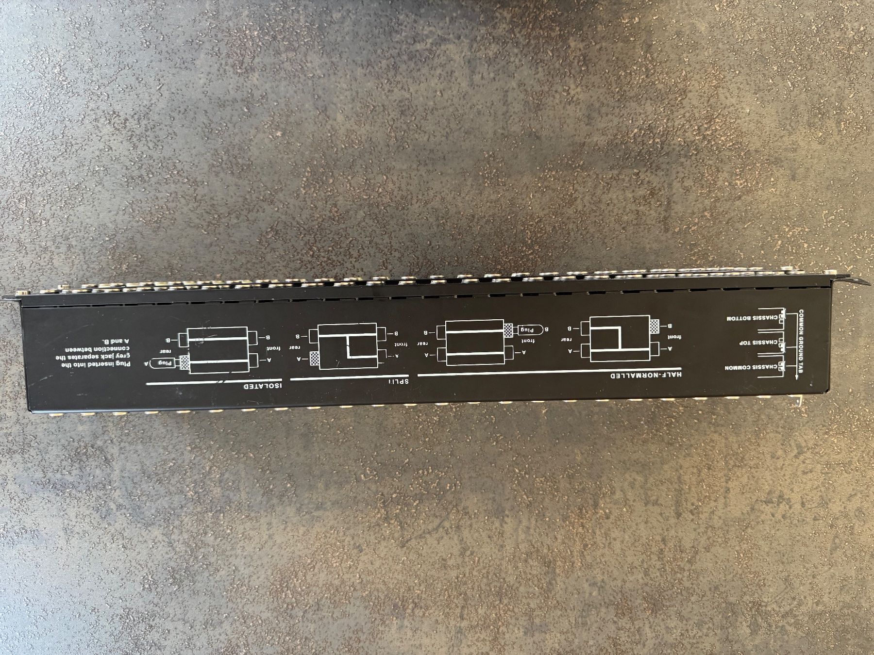 Strumenti musicali: Neutrik NYS-SPP-L1 Patchbay – Usato da Freienstein venduto da Huusi_33 1