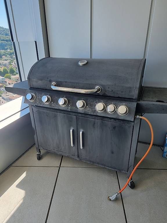 Griglie: Gasgrill gratis abzugeben  – Usato da Ostermundigen venduto da d-p73
