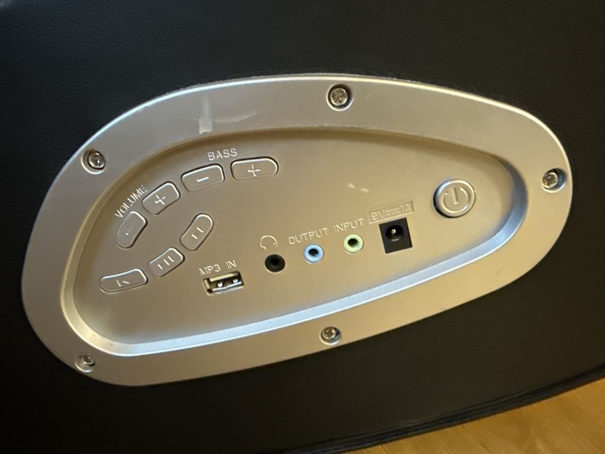 Poltrone: Gaming Sessel mit Sound System - Top Zustand! – Usato da Andiast venduto da 7159 3