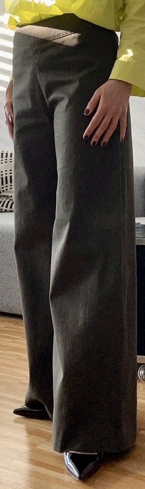 Pantaloni: Jeanshose Simpelthen Gr.36 olive – Usato da Bonstetten venduto da Audreystyle