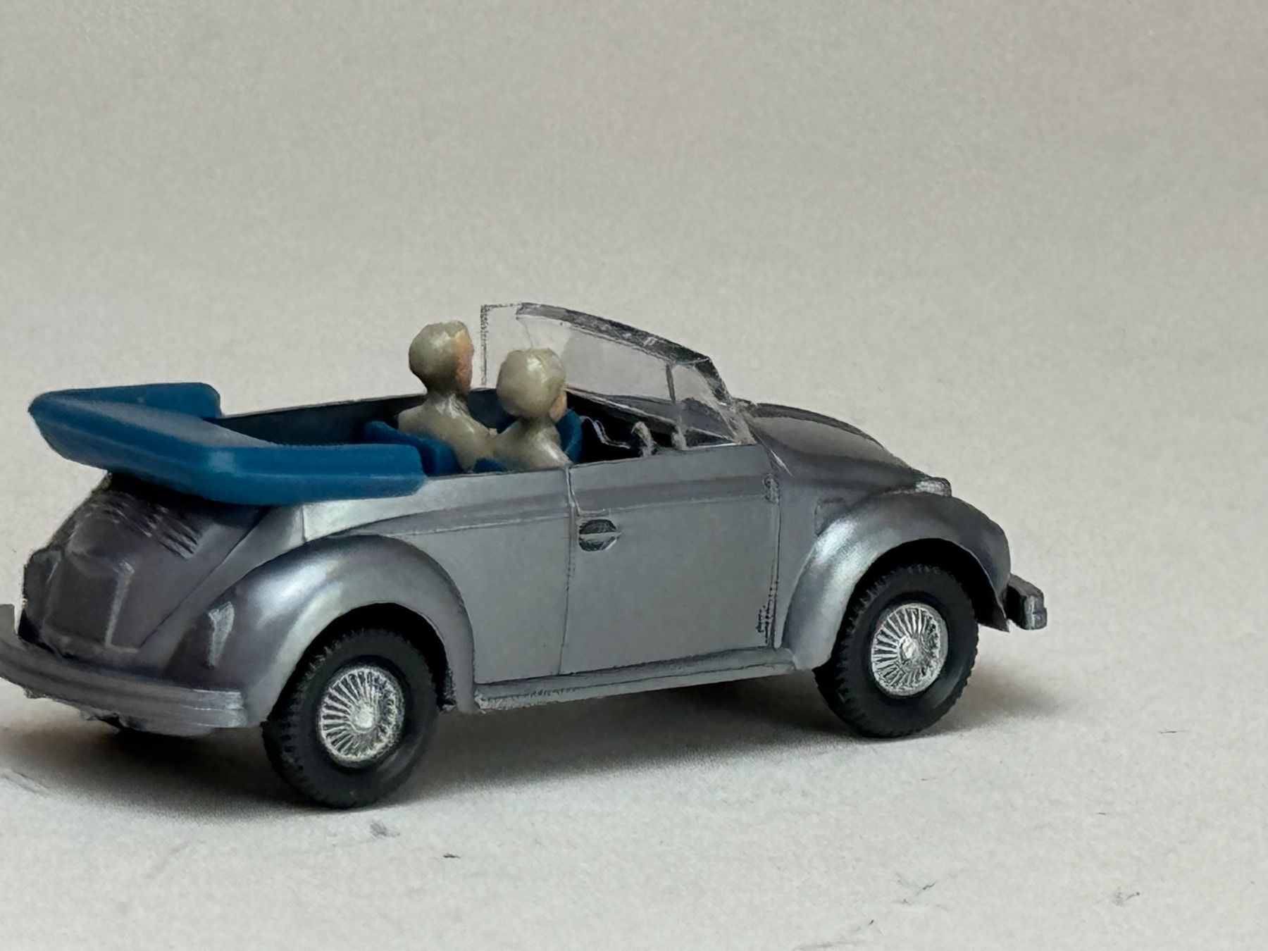 Wiking Modellini d'auto: Wiking VW Käfer 1300 Cabriolet silbern – Usato da Elm venduto da Wikmtz 1