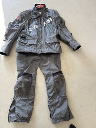 Motorrad Kombi Hose und Jacke Grau Grösse L-Top Zustand