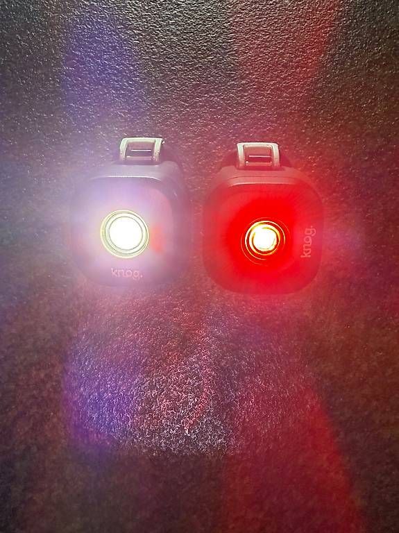 Pezzi di ricambio: Knog Blinder Mini Dot Vorderlicht - Schwarz Set – Usato da Muttenz venduto da Fantom03 1