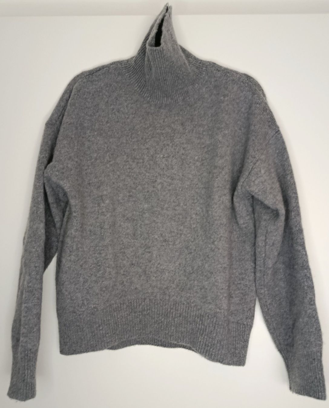 Pulls & Sweat-shirts: Rollkragen-Strickpullover aus Wolle – Neuf (Voir description) à Weiach par sim_8s27 2