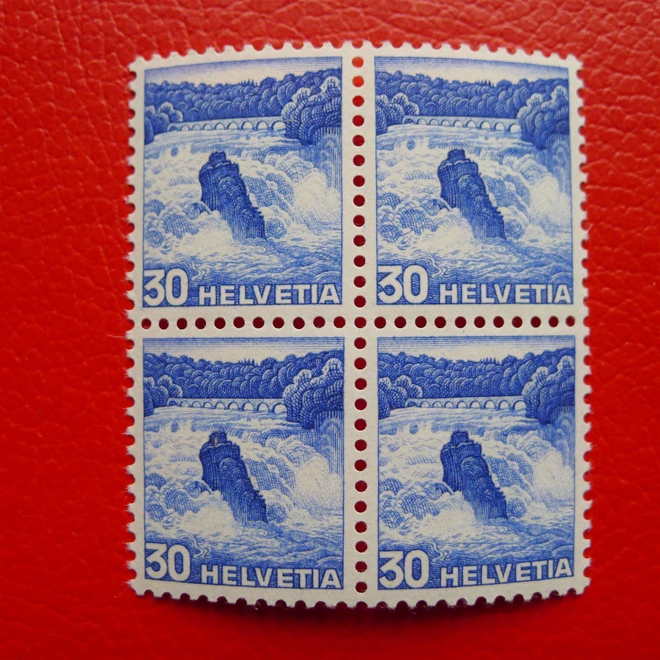 Tutti i francobolli: ROLLENMARKEN: 207yRM Vierer-Block ** postfrisch Kat: 210.-+ – Usato da Sursee venduto da Luzernerraute 1