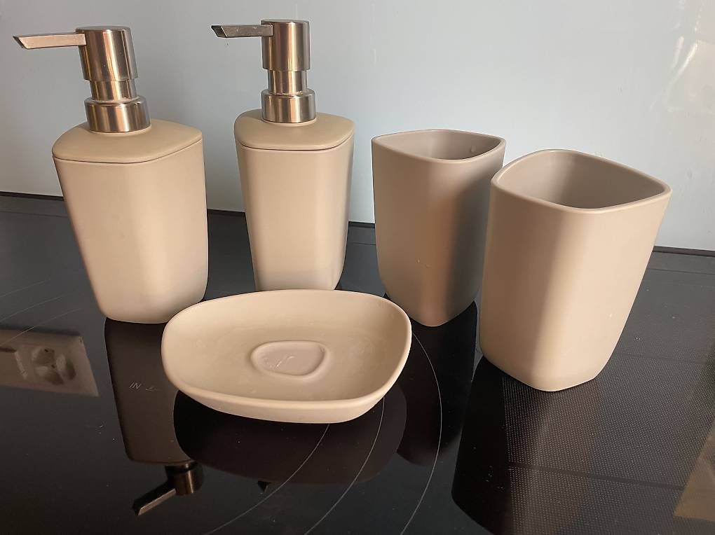WC: Komplette WC Garnitur – Usato da Olten venduto da Giorgio7777