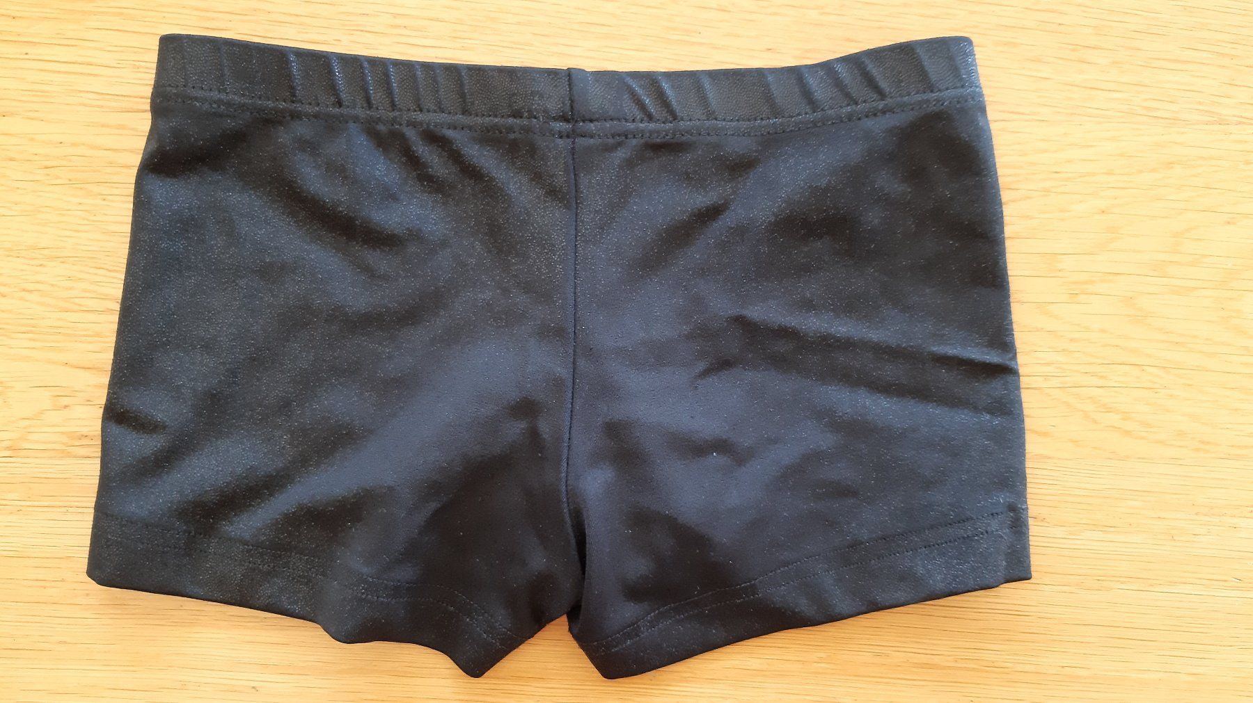 Hosen: Gymnastikhose Ervy Gr. 116 Mädchen – Gebraucht aus Wabern von  2