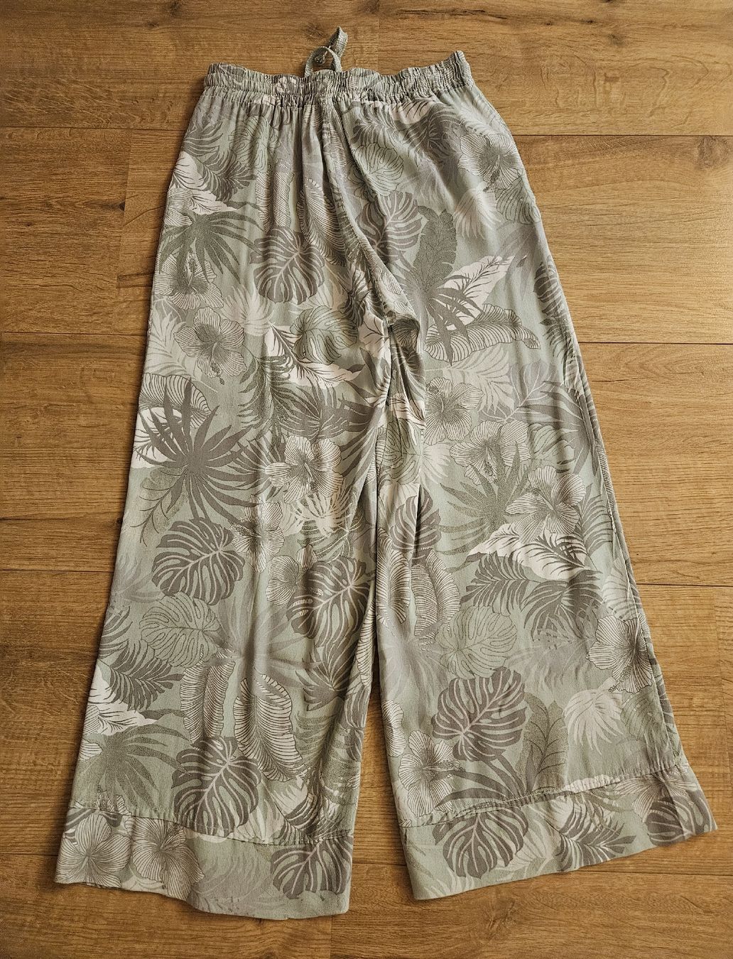 Pantaloni: Damenhosen Gr. S – Nuovo (secondo la descrizione) da Rhäzüns venduto da inf_rcj7 1