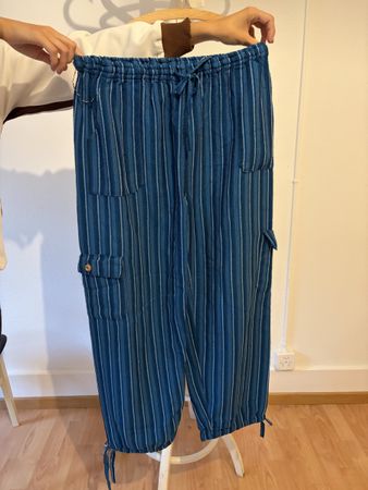 Stoffhose blau gestreift mit Kordelzug