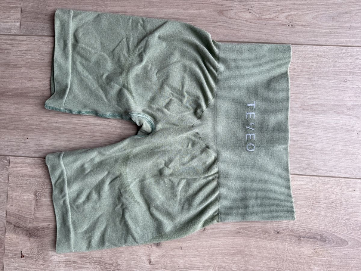 Teveo Leggings: Teveo Shorts XS – Usato da Bözberg venduto da Lilipzl 1