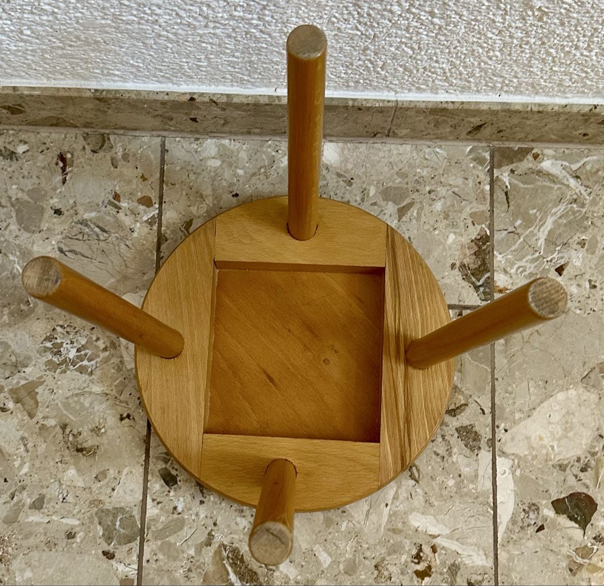 Hocker: Vintage Holz Hocker, Blumenständer Höhe 30 cm – Gebraucht aus Mauensee von Braut-kleid 2