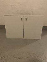weisser Badezimmerunterschrank