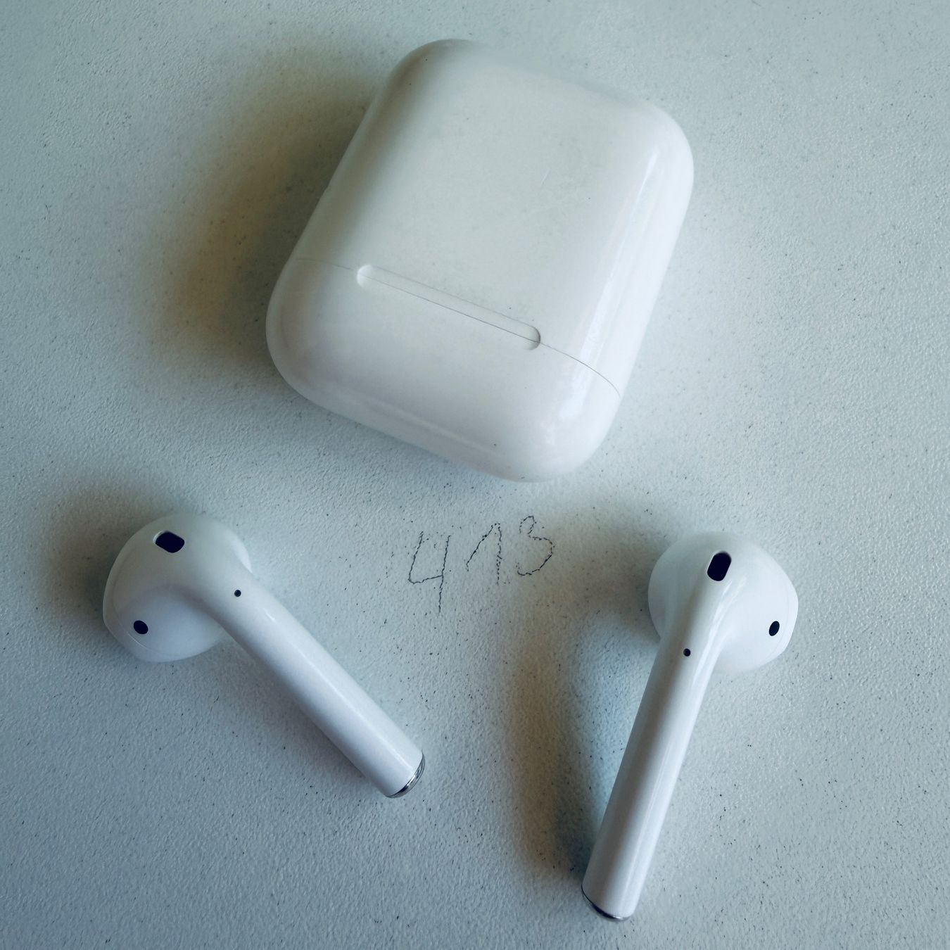 Apple Kopfhörer: Original Apple AirPods 1 Gen. Wireless Kopfhörer & Case – Gebraucht aus Basel von MY.AIRPODS.SHOP 2